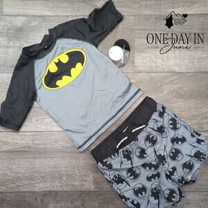Batman Short Sleeve Rashguard Boardshorts Set Size 4